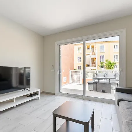 In The Orlando Complex * Адехе