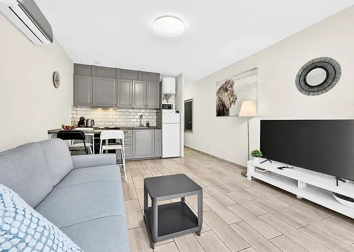 In The Orlando Complex Апартаменти Адехе