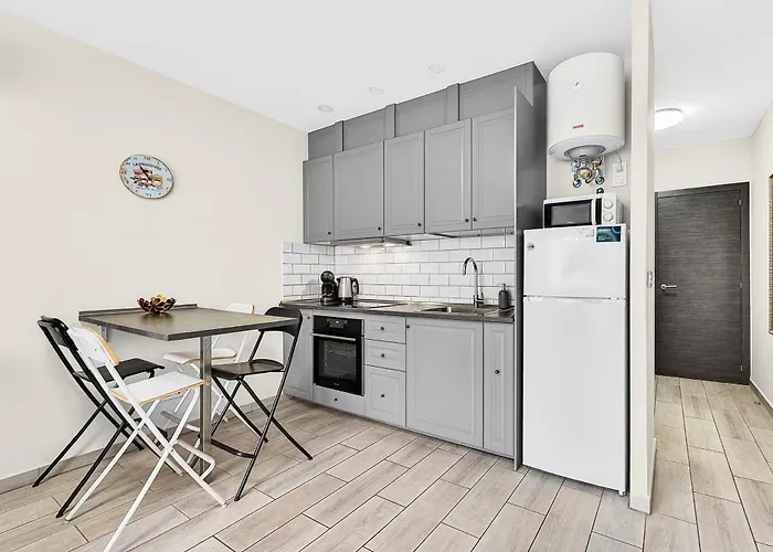 In The Orlando Complex Адехе